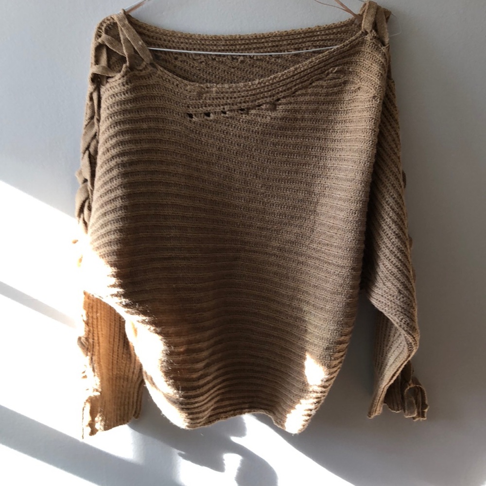 Scoop neck sweater
